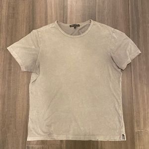 Men’s t-shirt. Great condition. Size M